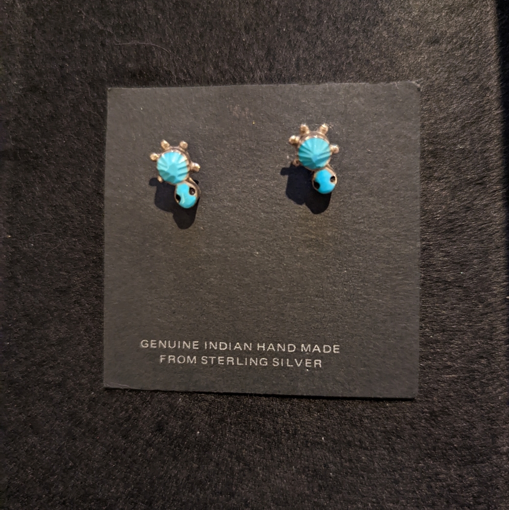 Handmade Indian Sterling Silver & Turquoise Turtle Earrings.